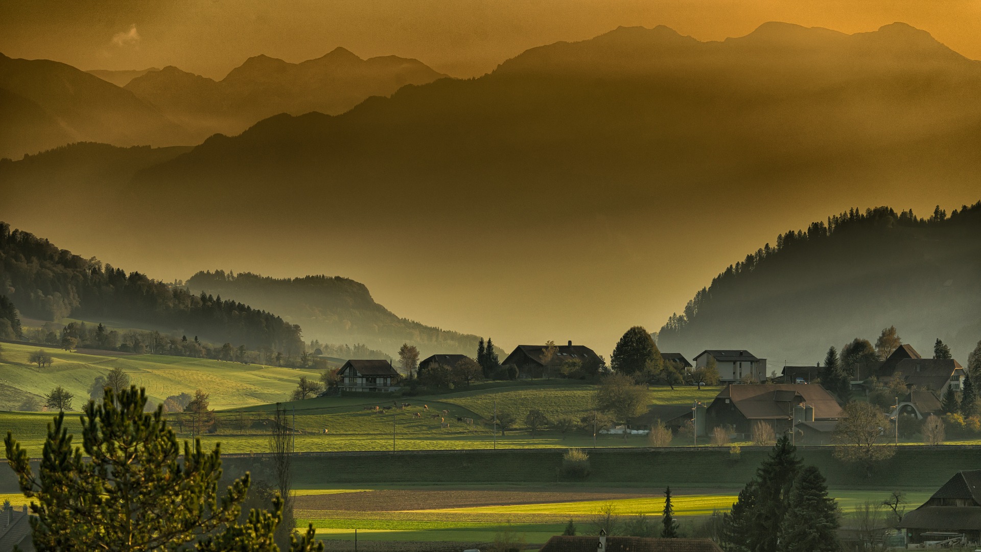 mountains-g536942845_1920